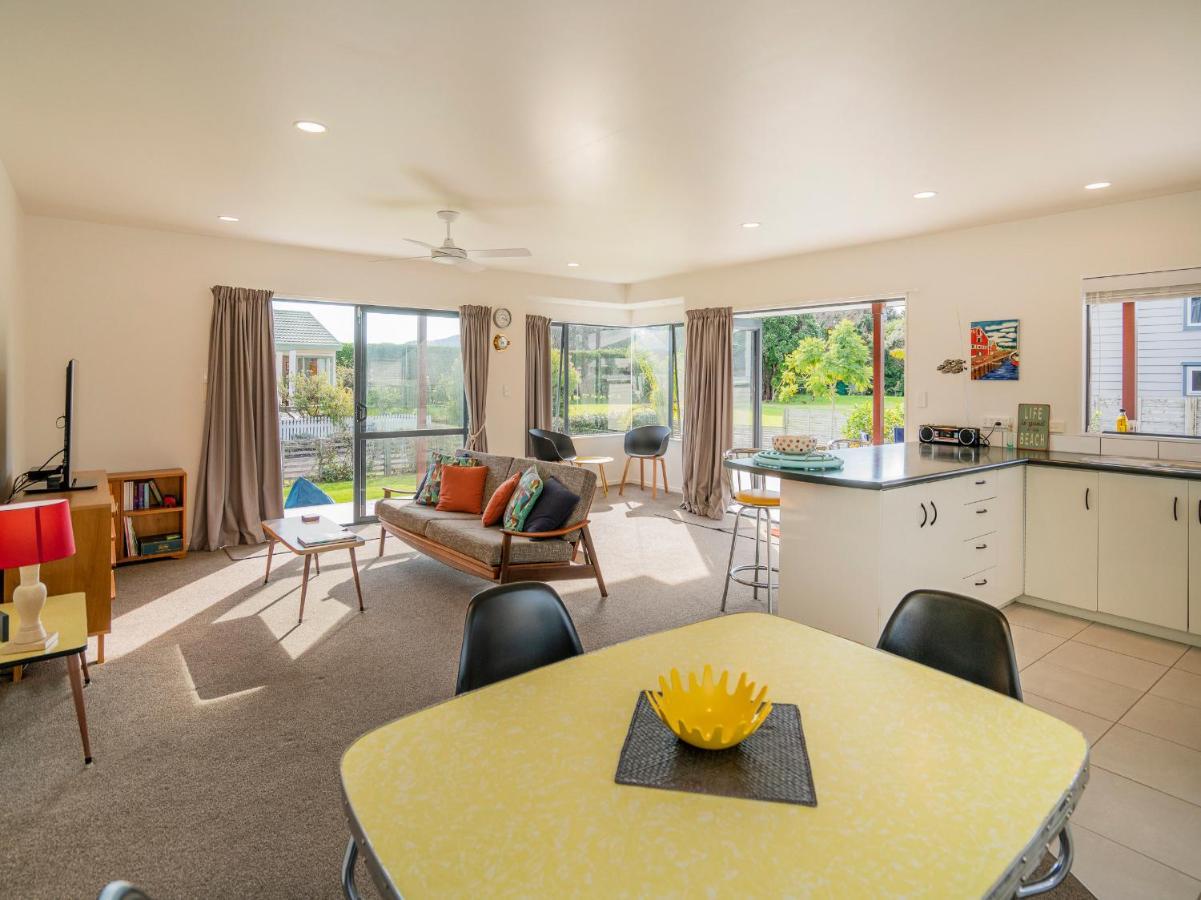 Sunlight Bach - Whitianga Holiday Home Екстер'єр фото