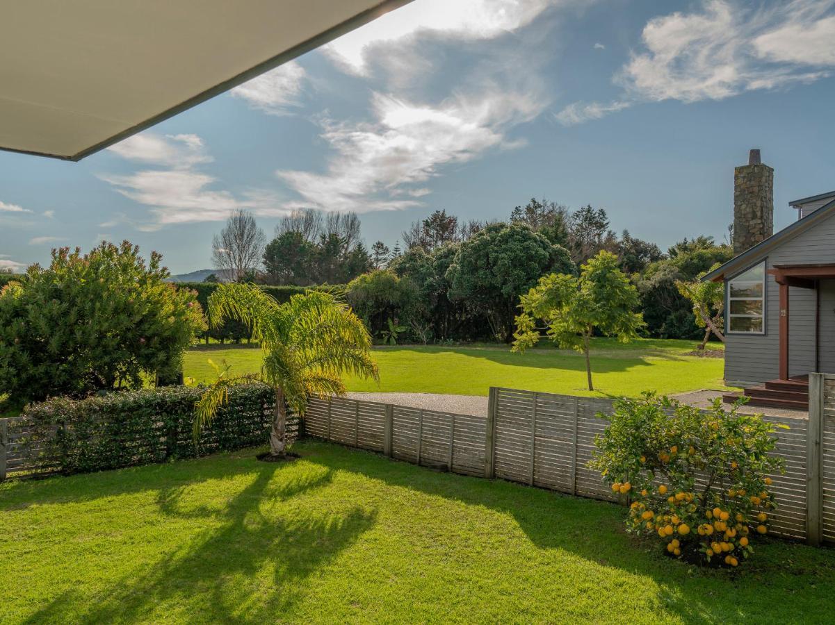 Sunlight Bach - Whitianga Holiday Home Екстер'єр фото